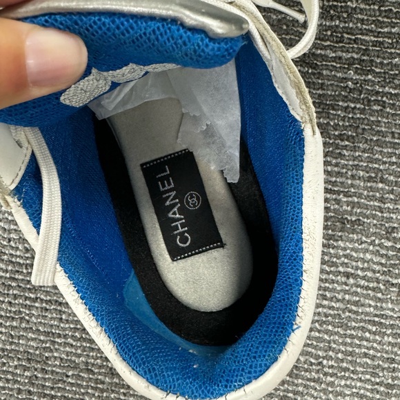 CHANEL CC RUNNING SNEAKERS - Picture 13 of 16